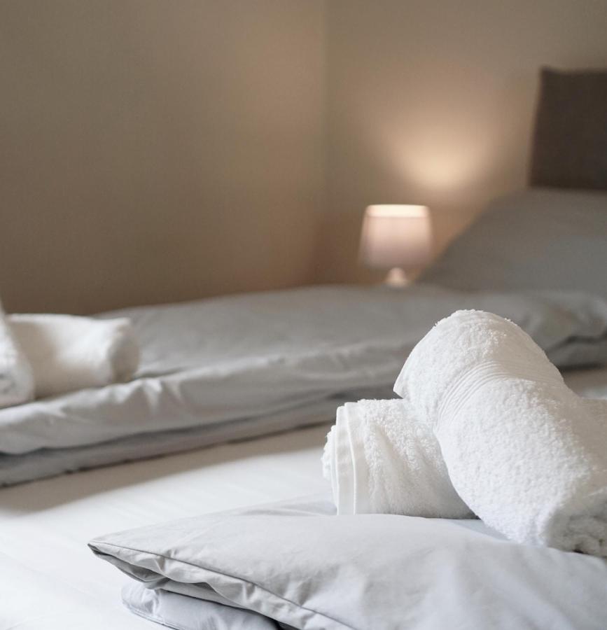 Bright Studio Apartment With Free Private Parking メラーノ エクステリア 写真