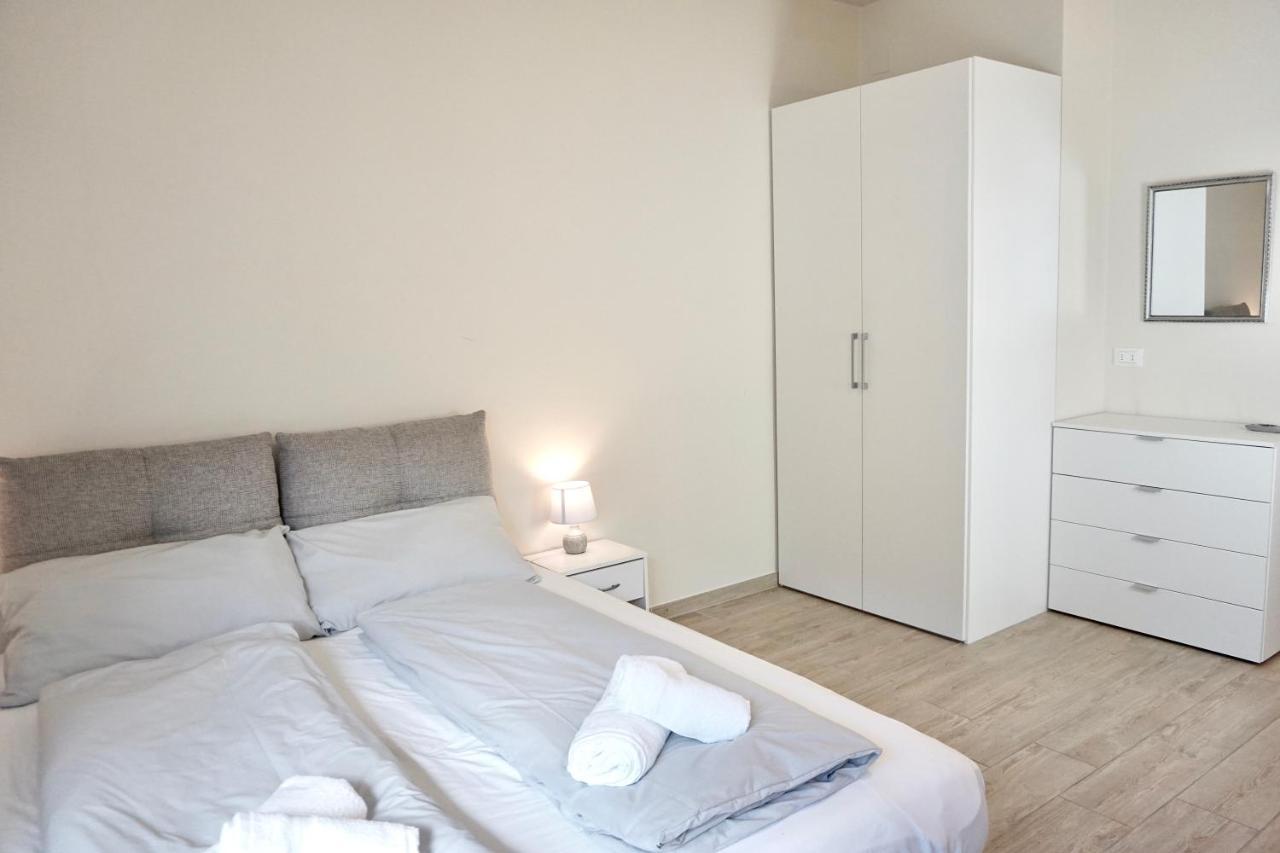 Bright Studio Apartment With Free Private Parking メラーノ エクステリア 写真