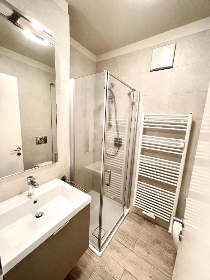 Bright Studio Apartment With Free Private Parking メラーノ エクステリア 写真
